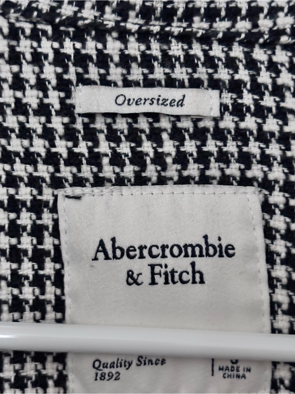 Abercrombie & Fitch Black and White Houndstooth Oversized button up. Never worn.